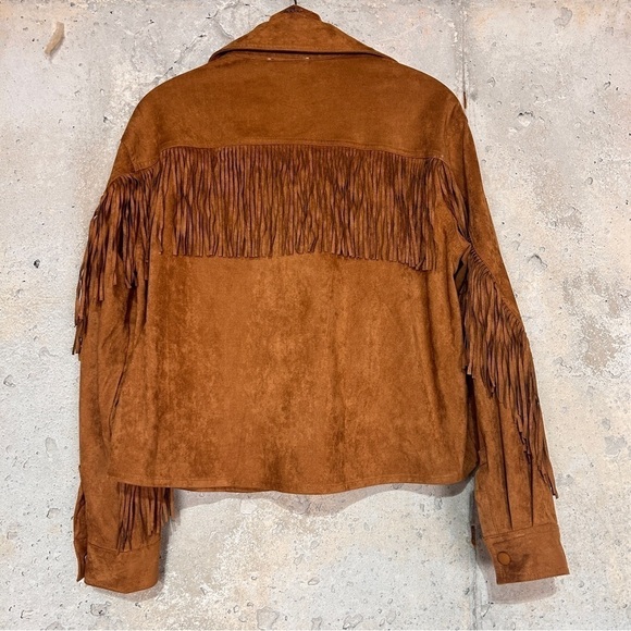 The Be brand cognac tan faux suede fringe button up shacket button up medium - Picture 4 of 6